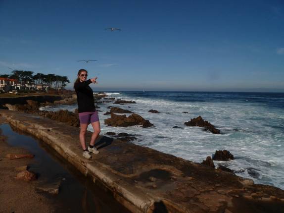 Manhã saldável de corrida na costa de Monterey, no litoral da Califórnia, nos Estados Unidos